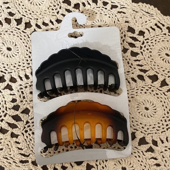 Natasha 2piece Large Hair Clips Black and Tortoise Shell - Picture 2 of 7